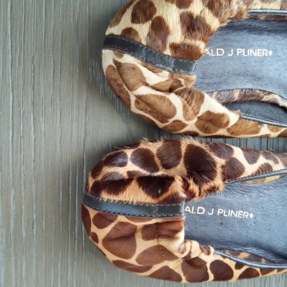 Donald J. Pliner Giraffe Ballet Flats - Picture 4 of 4